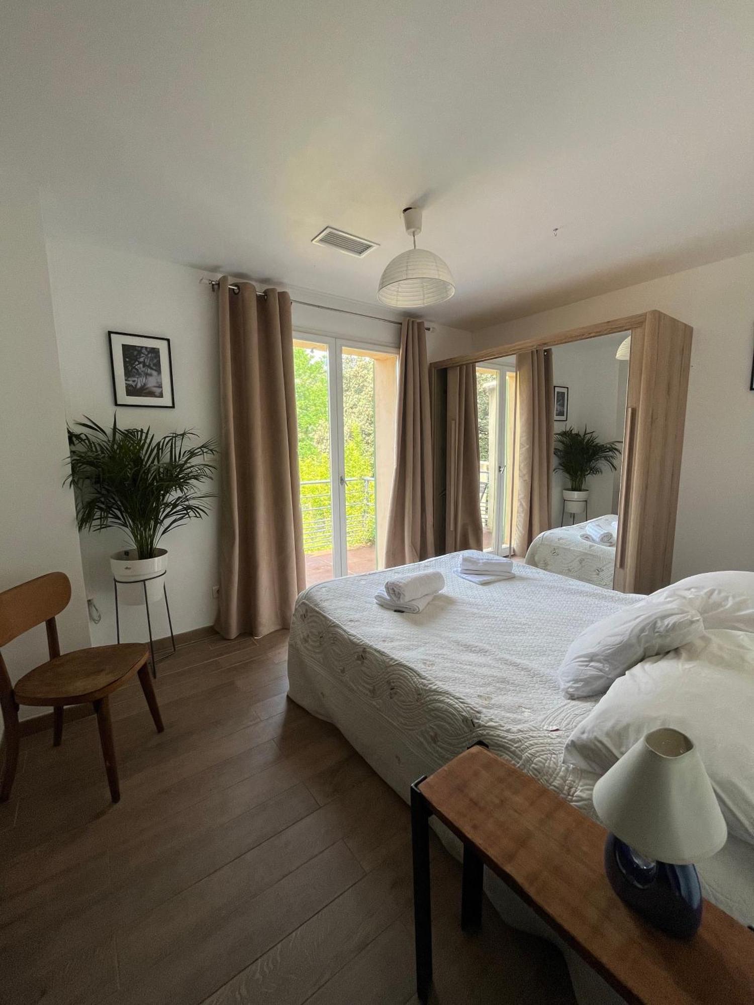 Villa Pierre Blanche Le Calme A 5Mn Du Centre Ville Nimes Bagian luar foto
